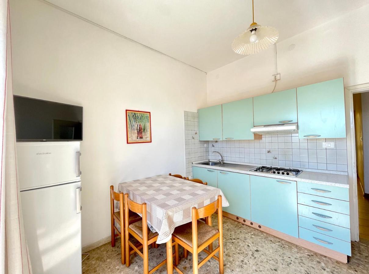 Villa Fronte Mare-Carraro Immobiliare Jesolo - Family Apartments Eksteriør billede