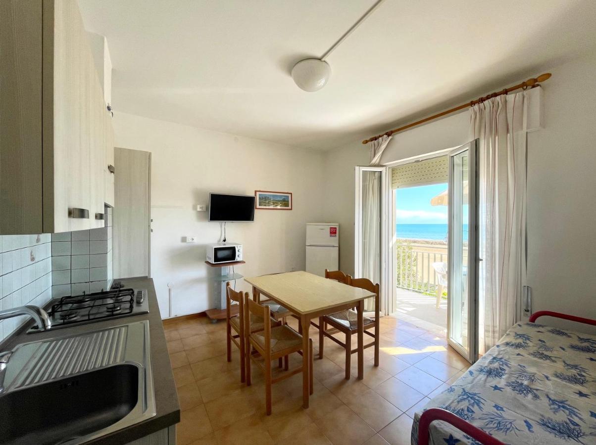 Villa Fronte Mare-Carraro Immobiliare Jesolo - Family Apartments Eksteriør billede