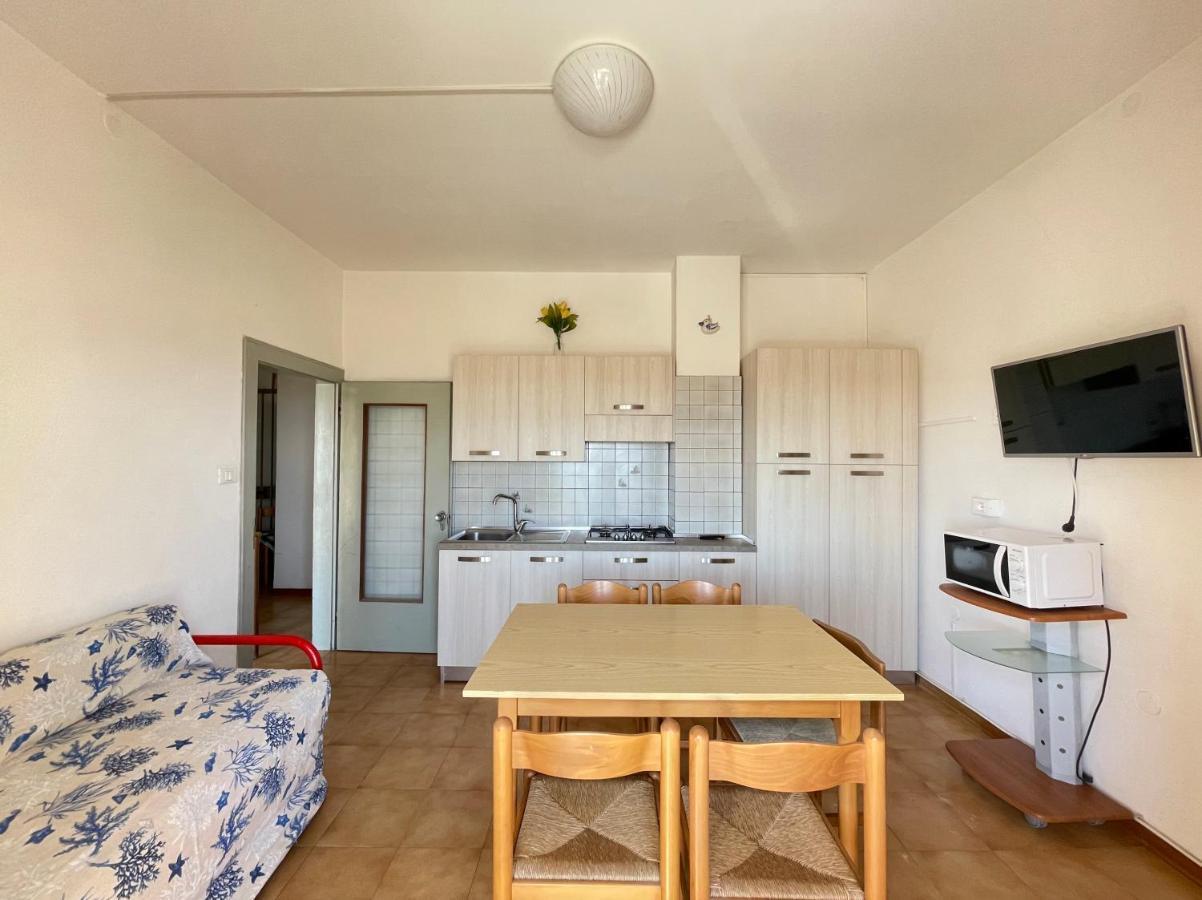 Villa Fronte Mare-Carraro Immobiliare Jesolo - Family Apartments Eksteriør billede