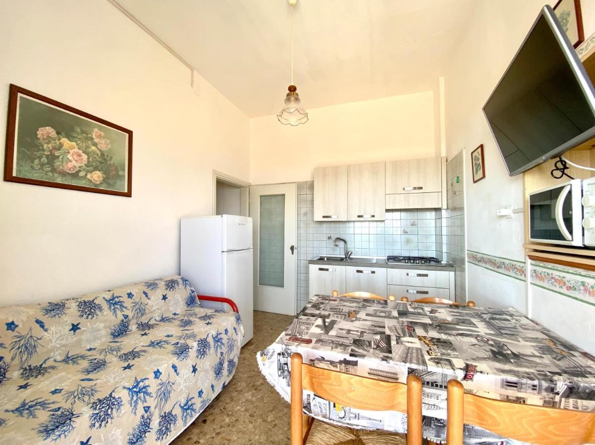 Villa Fronte Mare-Carraro Immobiliare Jesolo - Family Apartments Eksteriør billede
